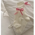 Chaussettes côtelées blanc crème avec un joli nœud vichy rouge et blanc décoratif - Taille unique / Blanc