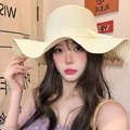 Cappello di paglia giallo chiaro a tesa larga con perle bianche e fiocco di pizzo - Cappello di Paglia Fiocco Perla Bianco Sporco (D-521)