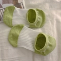 Calzini invisibili da donna in cotone bicolore verde chiaro e bianco stile patchwork - Taglia unica / Verde