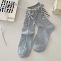 Calze azzurre con bordo a balze grigio e fiocco a quadretti viola stile JK - Blu con Fiocco a Petalo di Loto Grigio (SY25007) / Blu