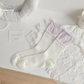 Chaussettes plissées style ballet japonais blanc crème avec revers violets à volants - Blanc Cassé (Bord Violet)