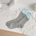 Calze grigie con bordo a balze azzurro in maglia a coste in stile balletto - Grigio Blu