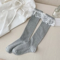 Chaussettes grises en maille côtelée avec bordure en dentelle blanche à double épaisseur - Taille unique / Gris