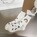 Weiße Baumwollsocken mit buntem Regenbogen und gelbem Smiley-Muster für Damen - Weißer Regenbogen