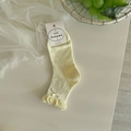 Hellgelbe Socken im japanischen Stil mit weißen Punkten, Schleife und Rüschenrand - Einheitsgröße / Hellgelb