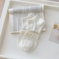 Sweet white ankle socks with delicate lace trim and vertical knit texture for women - One Size / Center Heart (White)
