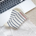 Calze a costine bianco panna con strisce blu e rosse in stile preppy giapponese - Righe Rosse e Blu