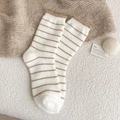 Calze calde a righe bianche e marroni, morbide calze invernali in peluche da donna - Bianco