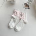 Weiße Lolita-Wadenstrümpfe mit rosa Satinschleifen und Lochstrick-Details auf Rippgewebe - Einheitsgröße / Weiß