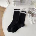 Chaussettes noires en coton de style japonais avec dentelle blanche et détails de nœud - Taille unique / Noir