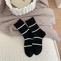 Calze nere in cotone stile giapponese con strisce bianche e una trama a puntini colorati - Taglia unica / Nero