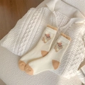 Calze invernali beige con bordo in peluche marrone e simpatico motivo a orsetto - Taglia unica / Arancione Chiaro