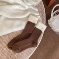 Chaussettes en laine épaisses marron café avec revers en peluche blanche pour l'hiver - Taille unique / Café
