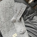 Chaussettes en laine à torsades grises avec un motif texturé vintage épais pour l'hiver - Taille unique / Gris clair