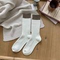 Dikke wollen sokken in beige en bruin met ribgebreide textuur voor herfst en winter - Eén maat / Wit