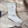 Weiße Wollsocken für Damen mit Rüschensaum und roter Zahlen-Stickerei für den Winter - Einheitsgröße / Weiß