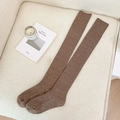 Kaffeebraune Overknee-Socken aus Kaschmir mit vertikalem Rippenstrickmuster - Einheitsgröße / Dunkelbraun