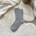 Calcetines grises de lana con textura de ladrillo y puños elásticos de canalé - Gris claro
