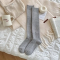 Vertical rib-knit calf socks in grey wool blend for autumn and winter comfort - One Size / Light Gray