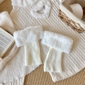White ribbed knit leg warmers and vest set with heart-shaped faux fur detailing - White