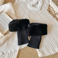 Schicke schwarze Beinstulpen mit Kunstpelzbesatz für Winterstiefel und Wärme - Schwarz