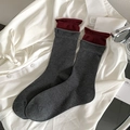 Calze grigie da donna con bordi a volant bordeaux in stile vintage retrò - Grigio con doppio bordo a lattuga rosso vino