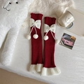 Scaldamuscoli Lolita bordeaux con fiocchi bianchi e pompon di peluche per l'inverno - Rosso