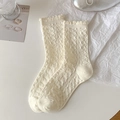 Chaussettes douces blanc crème avec tricot en cœur et bordure en dentelle fine - Blanc Cassé