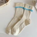 Beigefarbene Polka-Dot-Socken im Ballettstil mit blauem Rüschenrand und Schleifenstickerei - Einheitsgröße / Milchbeige