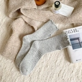 Graue Wollmischsocken mit zarter Schleifenstickerei und modischem Rüschenrand-Design - Einheitsgröße / Hellgrau