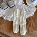 White ballet-style ribbed socks with cute cream bow tie ribbons and knit texture - One Size / Beige