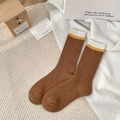 Chaussettes en laine style japonais marron chaud avec rayures et texture côtelée - Taille unique / Marron