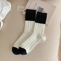 Calze da donna bicolore bianco e nero con motivo a trecce stile giapponese per l'inverno - Taglia unica / Bianco