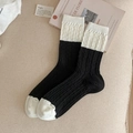 Calze a metà polpaccio in maglia a trecce bicolore, design retrò e minimalista - Taglia unica / Nero