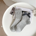 Calcetines grises con volantes y lazos de lunares negros de estilo japonés JK - Talla única / Gris