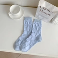 Hellblaue Wadenstrümpfe mit geprägtem Herzmuster aus weichem Strickbaumwollstoff - Einheitsgröße / Blau