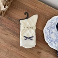 Calze in maglia crema vintage con motivi a rombi e fiocco a quadretti blu - Fiocco a Traliccio di Diamanti Bianco