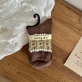 Vintage Socken in Kaffeebraun mit Blumenmuster und eleganter Spitzenverzierung - Einheitsgröße / Kaffeebraun