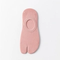 Pink low-cut Tabi socks with non-slip silicone and two-toe split design for women - One Size / Pink