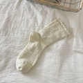 Beige ruffle trim crew socks in vintage nep yarn with colorful speckled texture - Creamy White