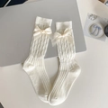 Chaussettes mi-mollet Lolita blanc crème avec maille torsadée et nœuds en satin - Taille unique / Blanc Crème (Motif Losange)