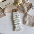 Calentadores de punto blanco con patrón de ochos vintage para un estilo acogedor - Blanco