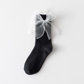Schwarze Lolita-Socken mit weißer Netzschleife und vertikaler Rippenstrick-Textur - Einheitsgröße / Schwarz