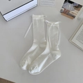 Chaussettes blanches côtelées pour femmes ornées de nœuds élégants en satin blanc - Blanc sur Blanc