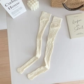 Süße cremeweiße Overknee-Spitzensocken mit floralem Netzmuster im japanischen Stil - Einheitsgröße / Beige