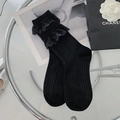 Retro schwarze mittellange Socken mit doppelter Spitze und vertikalem Rippenmuster - Dezenter Streifen Schwarz