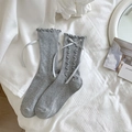 Calcetines grises de estilo japonés con bordes de volantes y lindos lazos de cinta de seda - Gris / Talla única