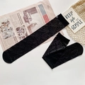 Transparente schwarze Kniestrümpfe mit Pünktchenmuster und breitem Rippbündchen - Einheitsgröße / Schwarz