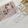 Weiße, transparente Kniestrümpfe mit Punkten im minimalistischen Japan-Stil - Einheitsgröße / Weiß
