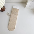 Minimalistische haferfarbene gerippte Socken im sauberen japanischen Stil-Look - Einheitsgröße / Khaki